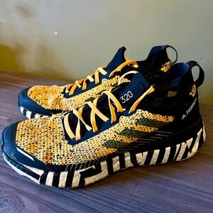 Adidas Terrex 320 Continental